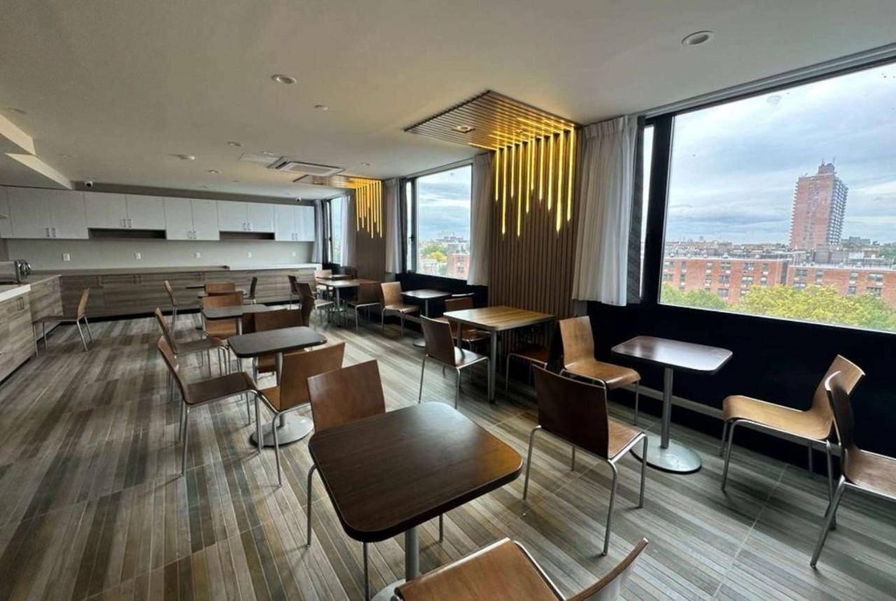 Days Inn By Wyndham Brooklyn Eastern Parkway Ню Йорк Екстериор снимка